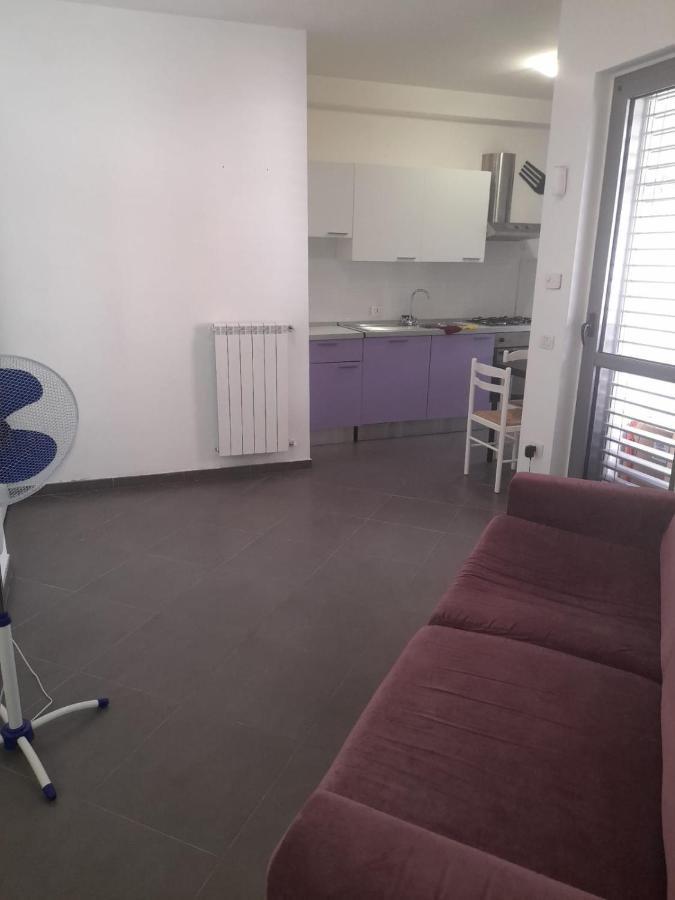 Tranquiloh Apartment Home แตร์นี ภายนอก รูปภาพ